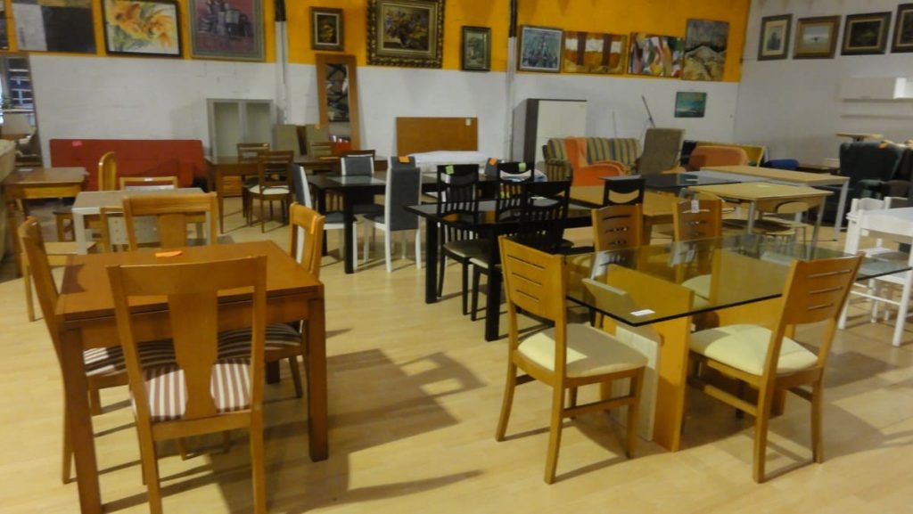 Lote de mobiliario de hogar