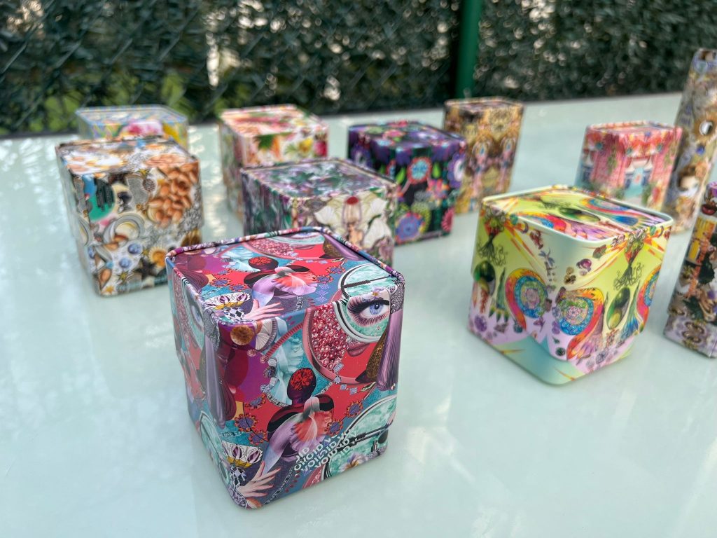 Stock de 100.000 unidades Cajas Metálicas Serigrafiadas