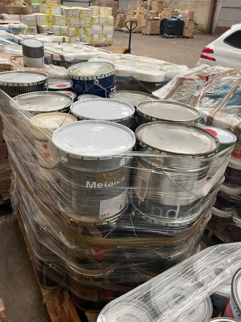 Lote de pintura plástica, esmalte, barnices REBAJADO
