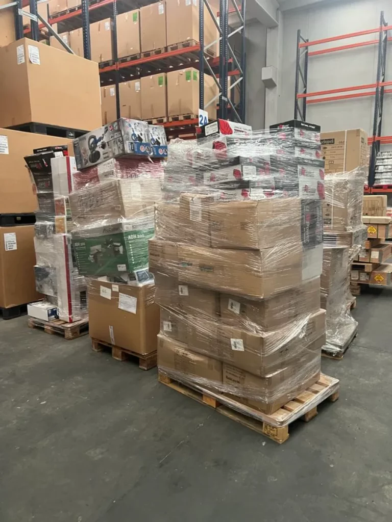 Producto de ferretería, maquinaria eléctrica y herramientas