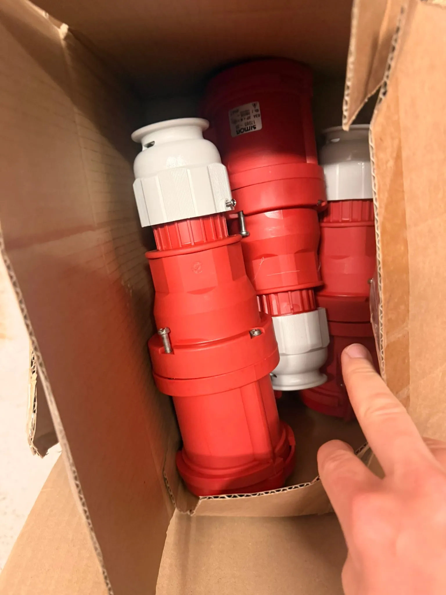 Liquidacion Automaticos Electricos Simon (10)