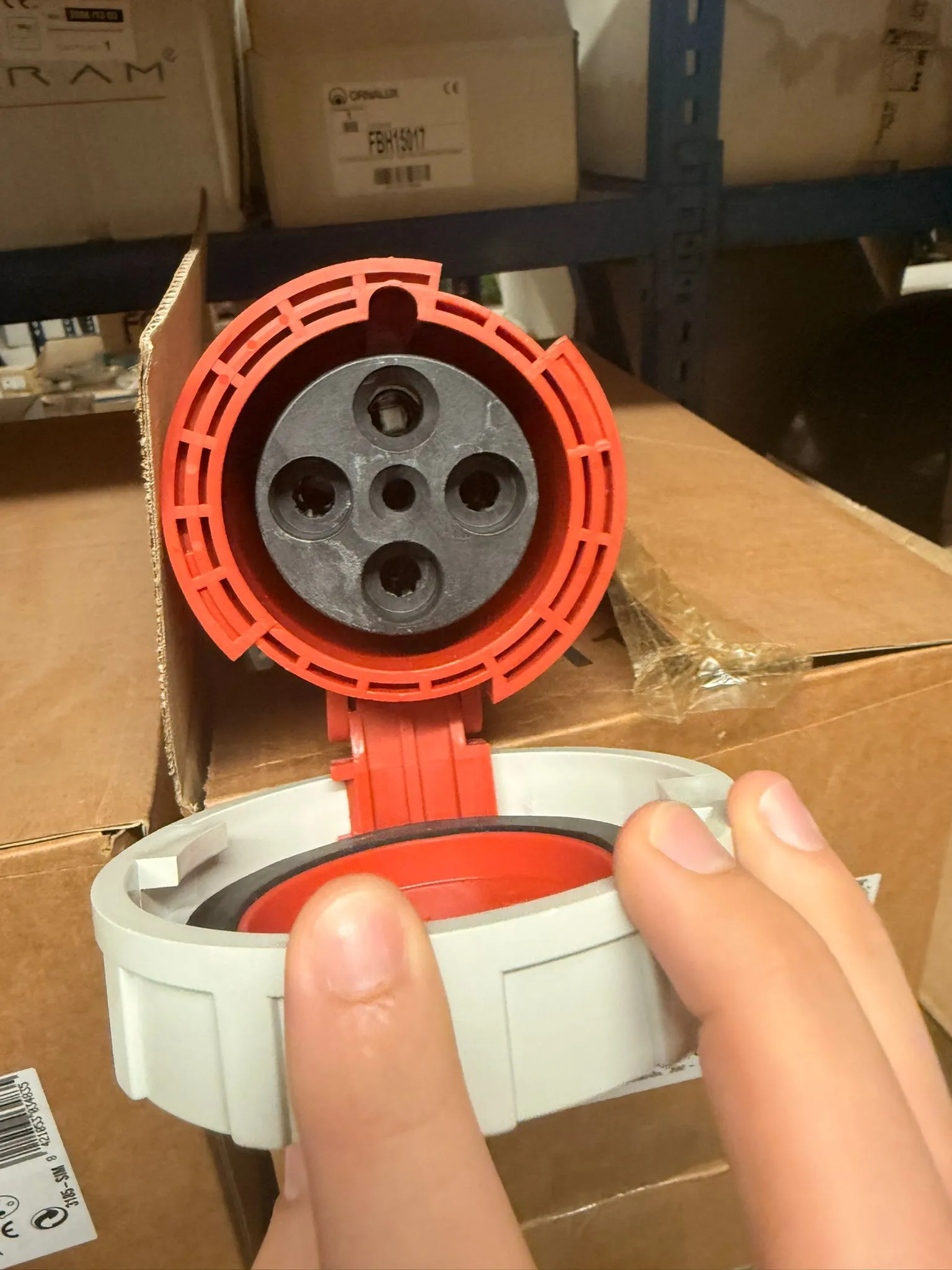 Liquidacion Automaticos Electricos Simon (11)