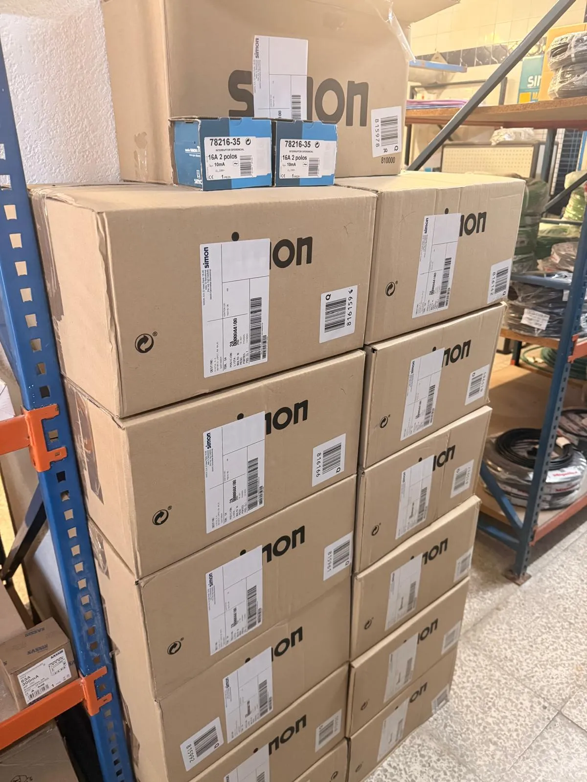 Liquidacion Automaticos Electricos Simon (9)